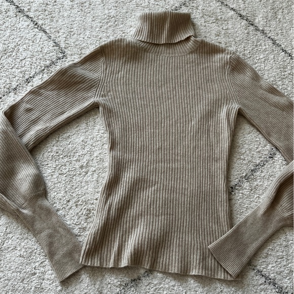 Reformation cashmere sweater size XS